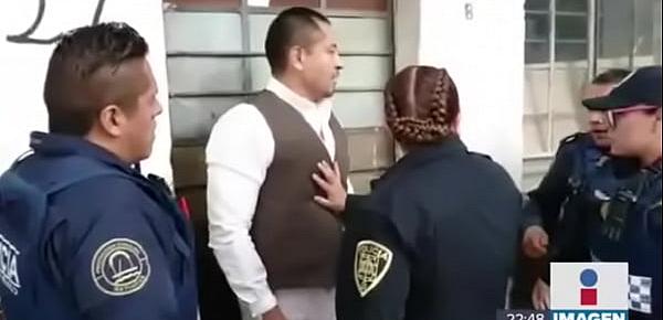  Hombre culonazo se pelea con policía